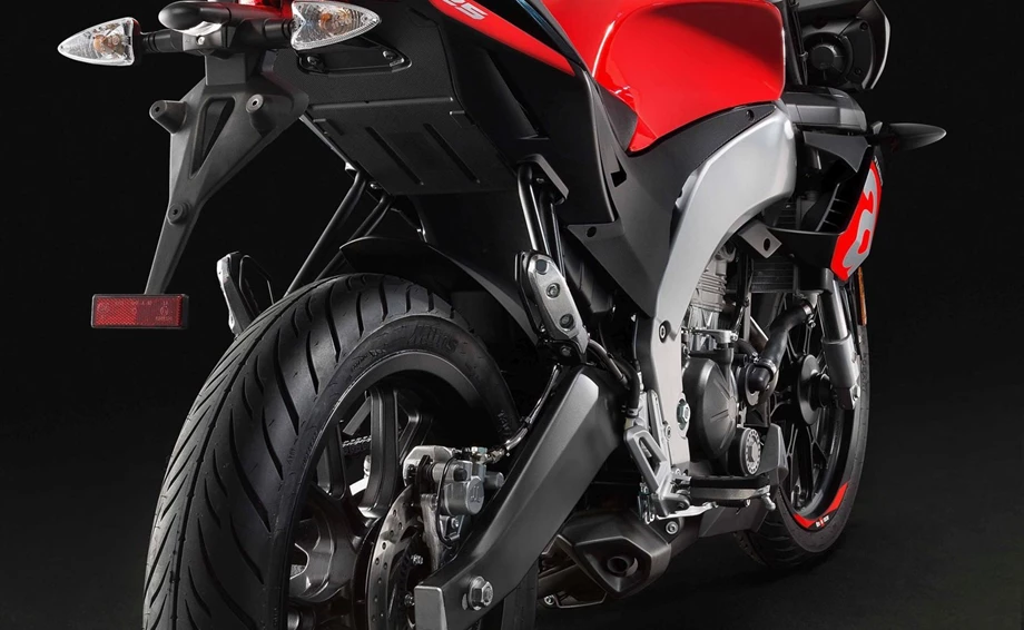 Aprilia Tuono 125 Bild 11: Aprilia Tuono 125