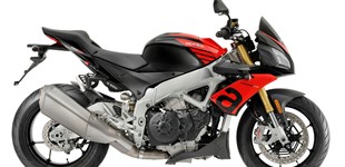 Ducati Monster 1200 S 2017 vs Aprilia Tuono V4 1100 RR 2020