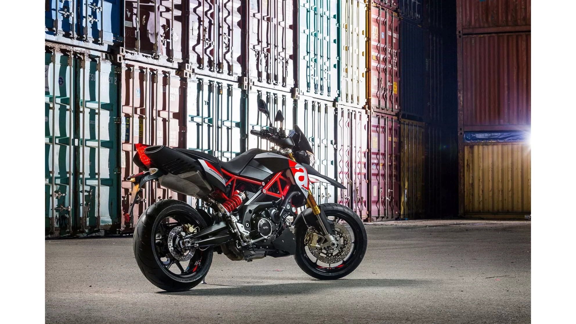 Aprilia Dorsoduro 900 - Image 6 Aprilia Dorsoduro 900 - Image 6