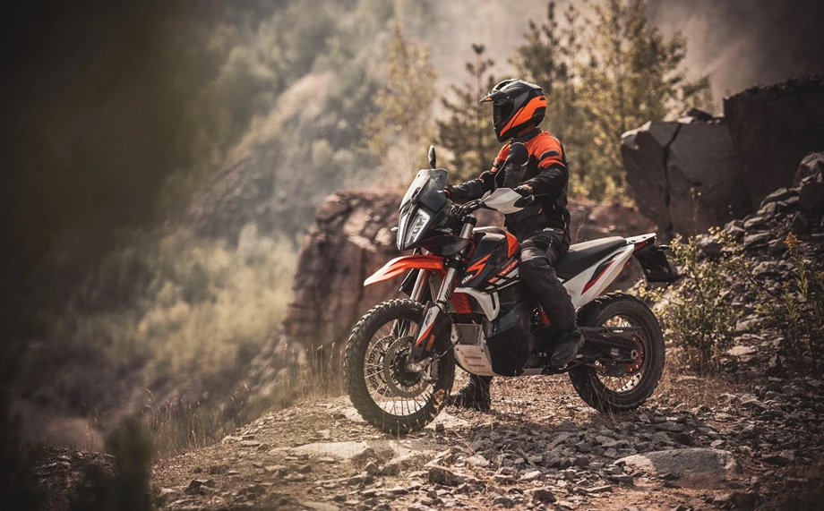 KTM 890 Adventure R Bild 3: KTM 890 Adventure R