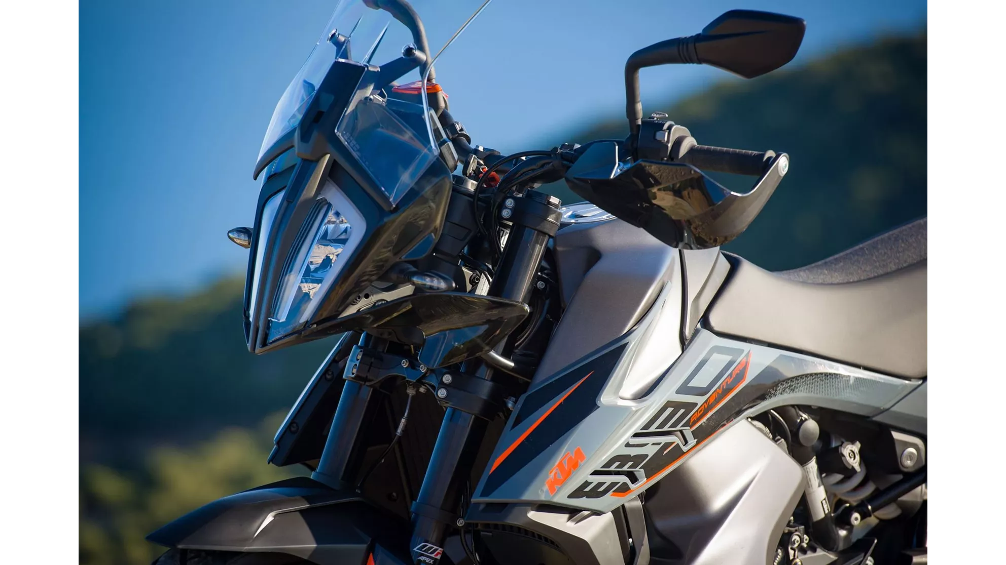 KTM 890 Adventure - Image 2 KTM 890 Adventure - Image 2