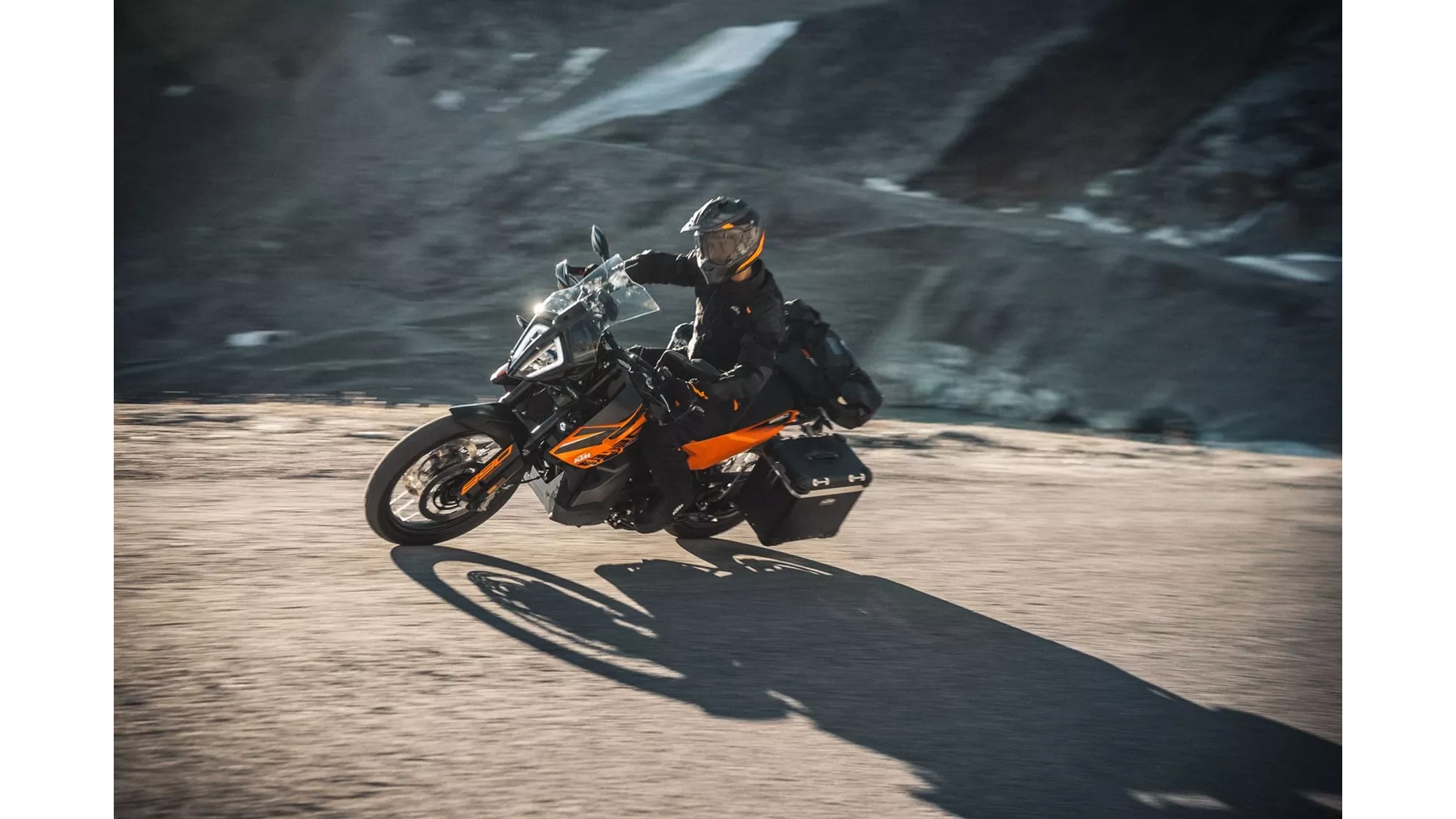 KTM 890 Adventure - Image 10 KTM 890 Adventure - Image 10