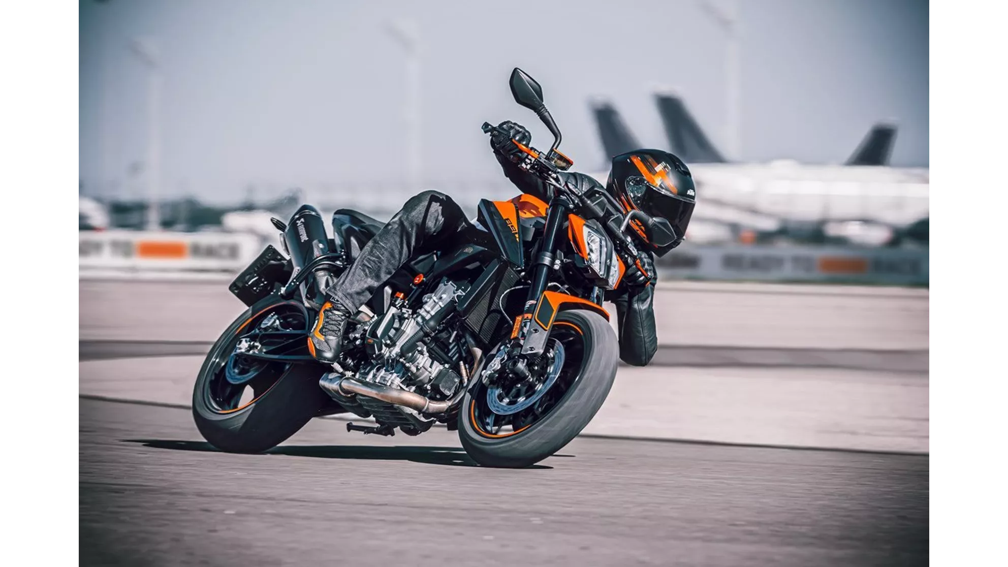 KTM 890 Duke - Image 8 KTM 890 Duke - Image 8