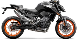 KTM 890 Duke L 2021 vs KTM 390 Duke 2024 KTM 890 Duke L 2021 vs KTM 390 Duke 2024
