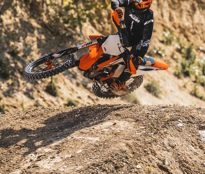 KTM 450 SX-F Bild 6: KTM 450 SX-F