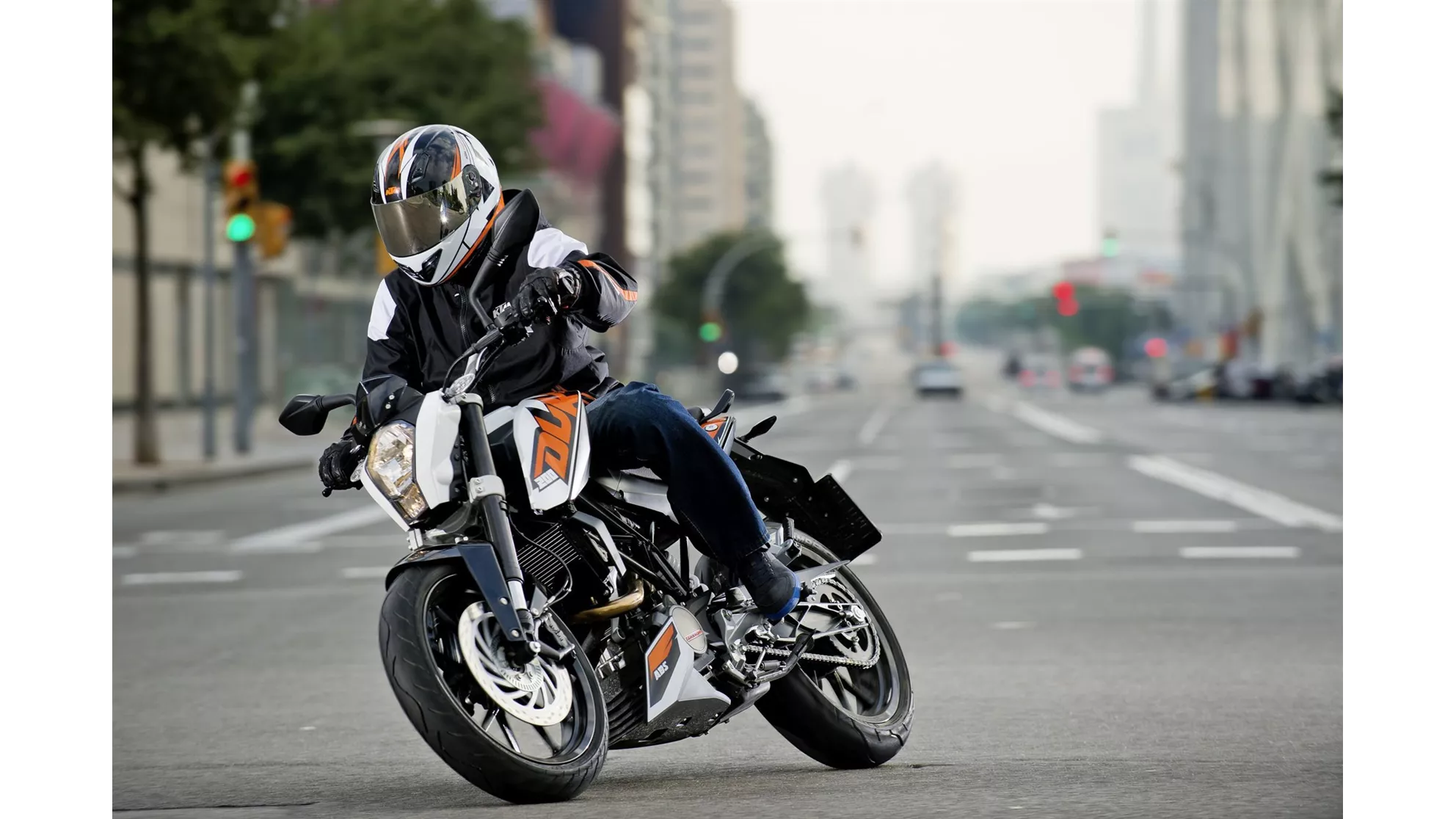 KTM 200 Duke - Image 9