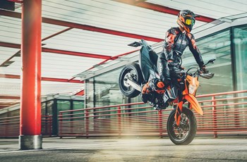 KTM 690 SMC R 2021 - Bild 3 KTM 690 SMC R 2021 - Bild 3