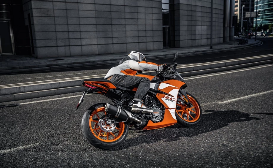 KTM RC 125 Bild 2: KTM RC 125