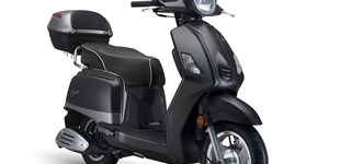 KSR Moto Classic 50 2021 vs Piaggio Liberty 50 2021