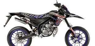 Gilera SMT 50 2T Drifting 2021 vs Beta RR 50 Motard Track 2020