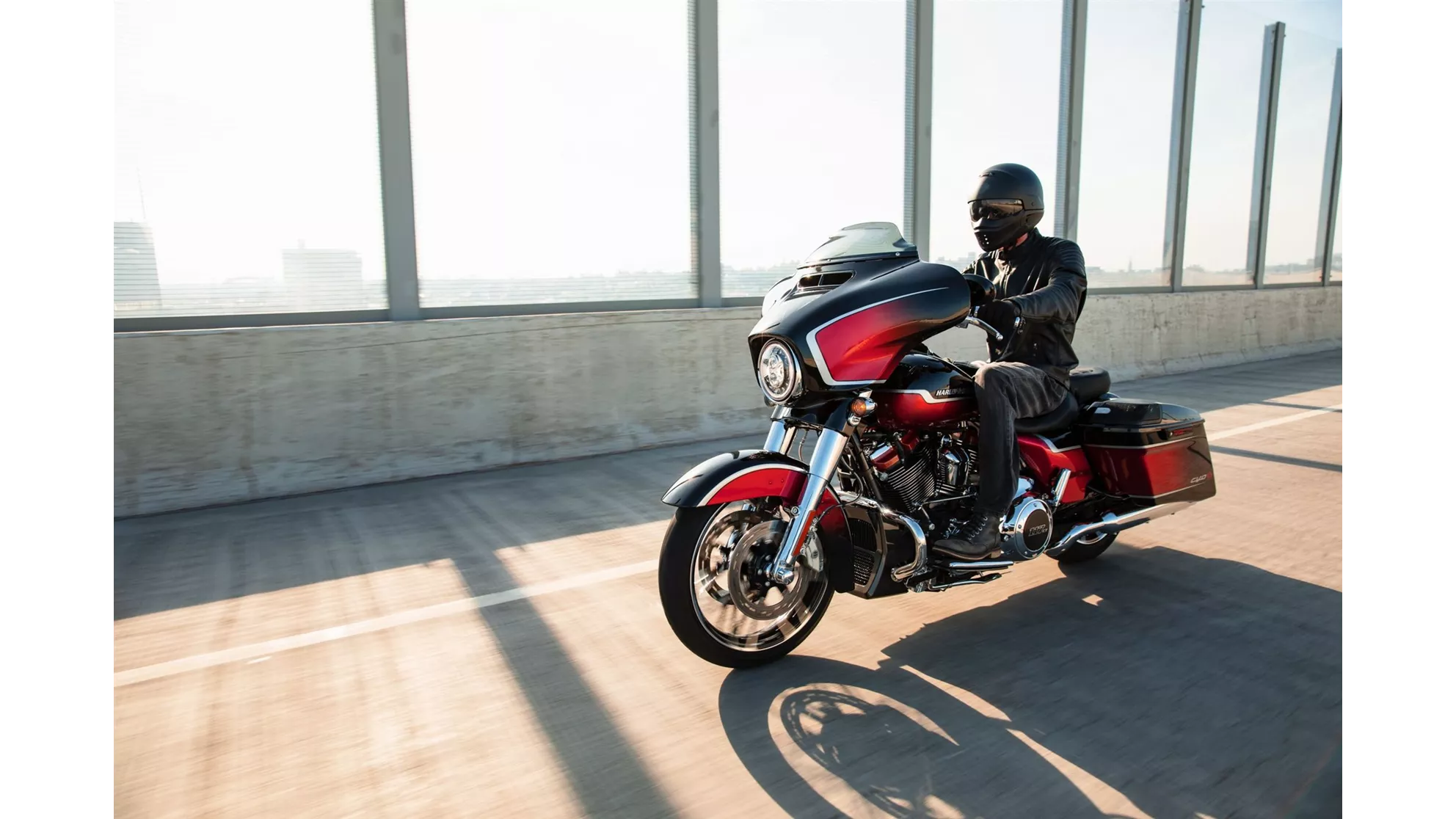 Harley-Davidson CVO Street Glide FLHXSE - Image 10 Harley-Davidson CVO Street Glide FLHXSE - Image 10