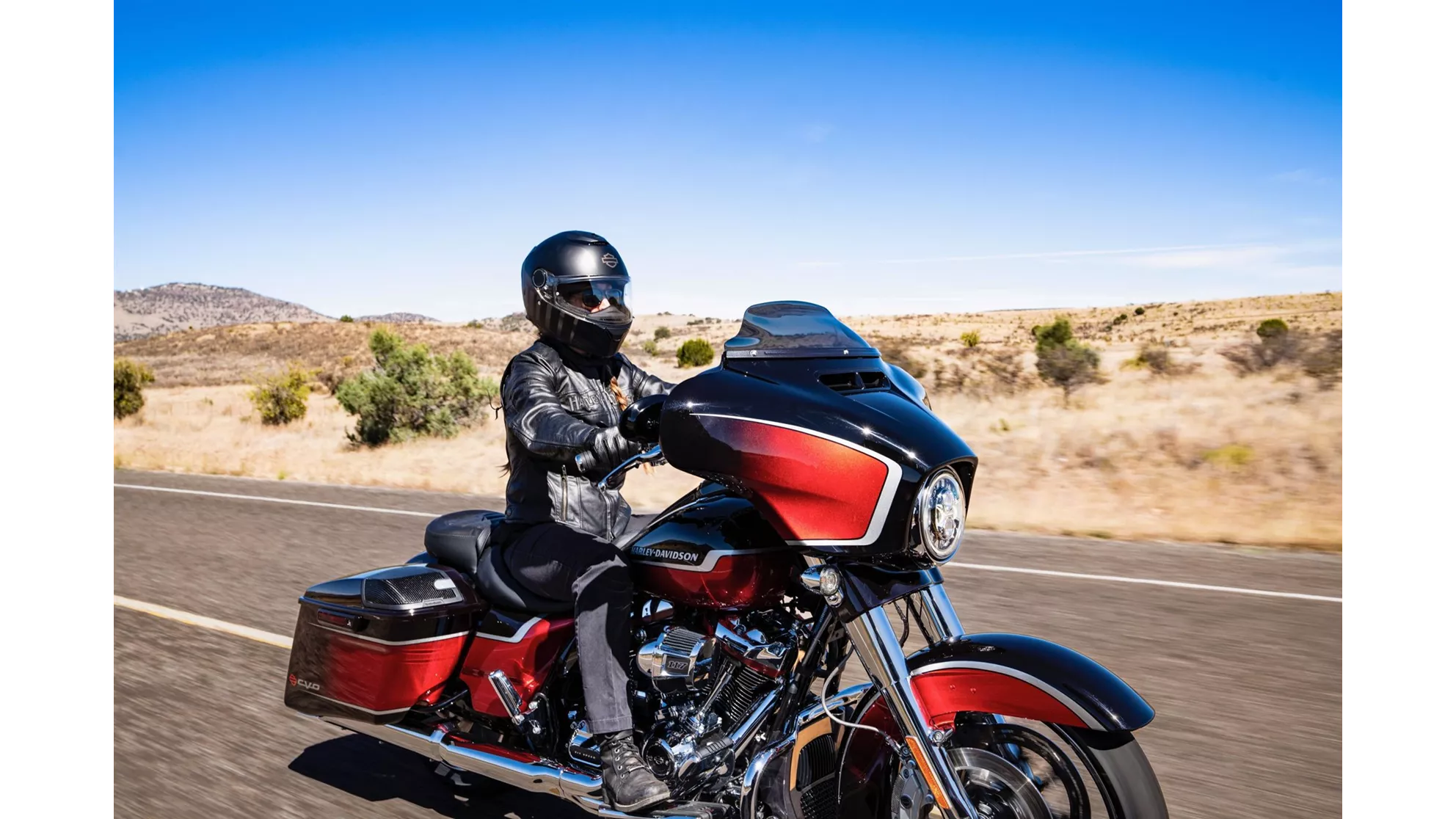 Harley-Davidson CVO Street Glide FLHXSE - Image 16 Harley-Davidson CVO Street Glide FLHXSE - Image 16