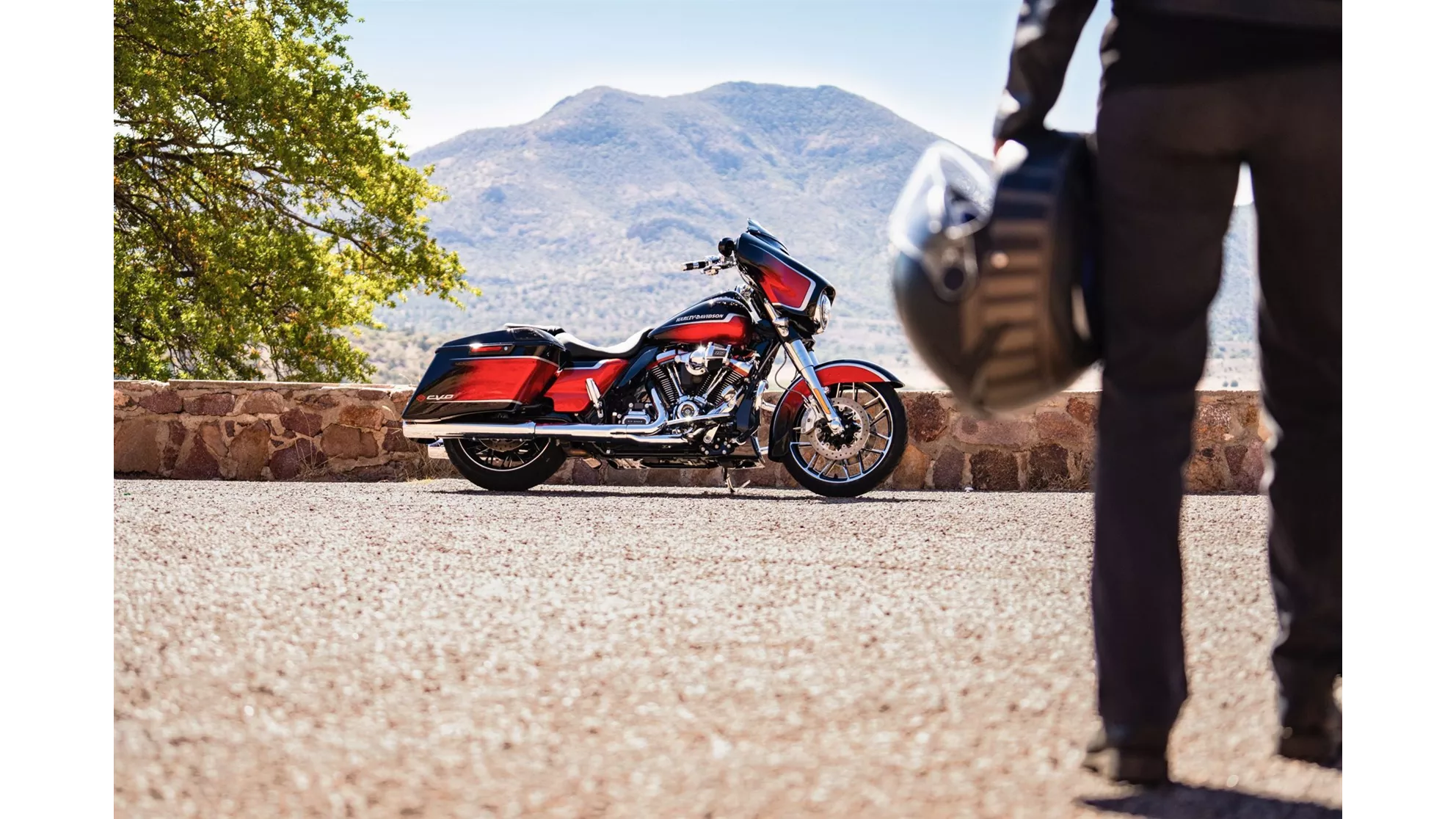 Harley-Davidson CVO Street Glide FLHXSE - Image 21 Harley-Davidson CVO Street Glide FLHXSE - Image 21