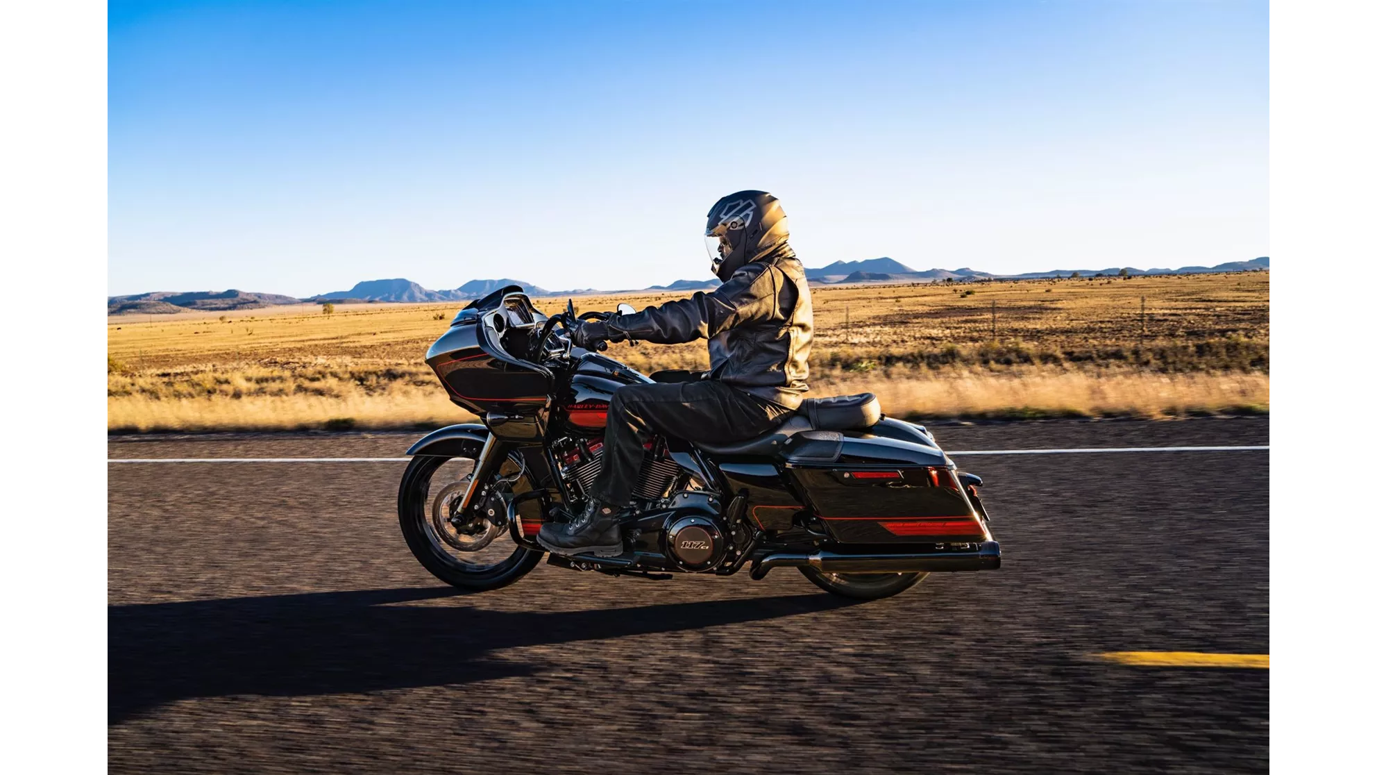 Harley-Davidson CVO Road Glide FLTRXSE - Image 4 Harley-Davidson CVO Road Glide FLTRXSE - Image 4