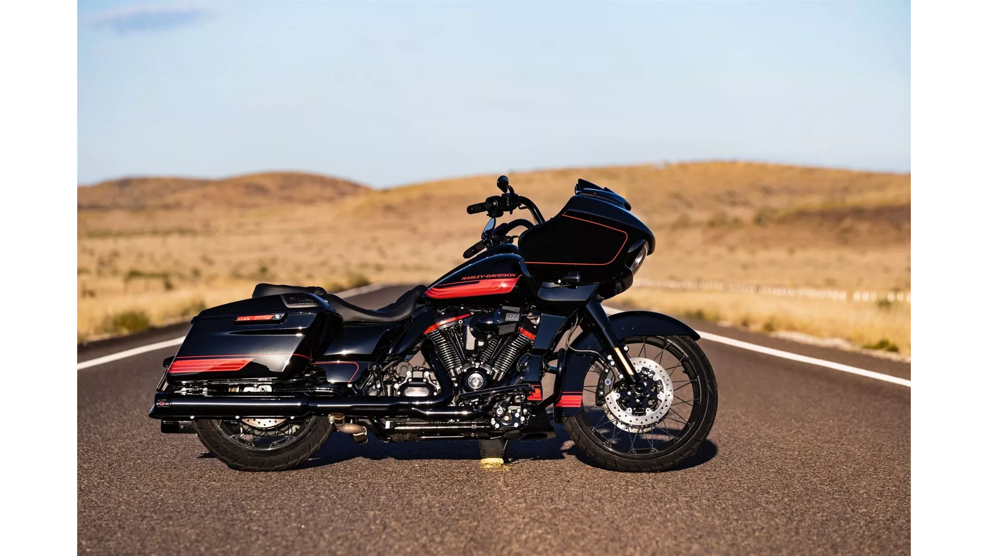 Harley-Davidson CVO Road Glide FLTRXSE - Image 12 Harley-Davidson CVO Road Glide FLTRXSE - Image 12
