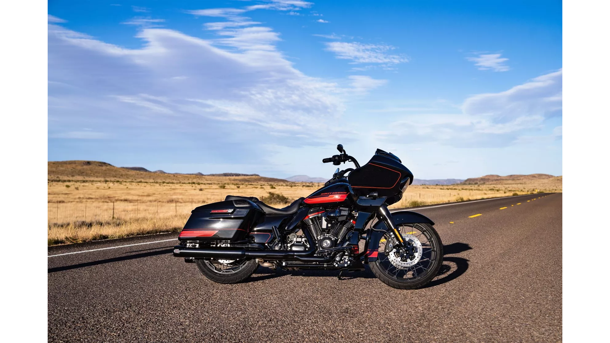 Harley-Davidson CVO Road Glide FLTRXSE - Image 16 Harley-Davidson CVO Road Glide FLTRXSE - Image 16