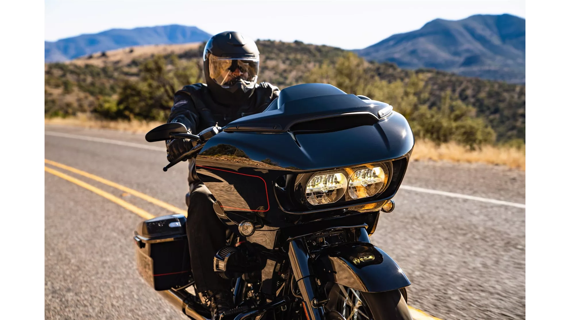 Harley-Davidson CVO Road Glide FLTRXSE - Image 19 Harley-Davidson CVO Road Glide FLTRXSE - Image 19