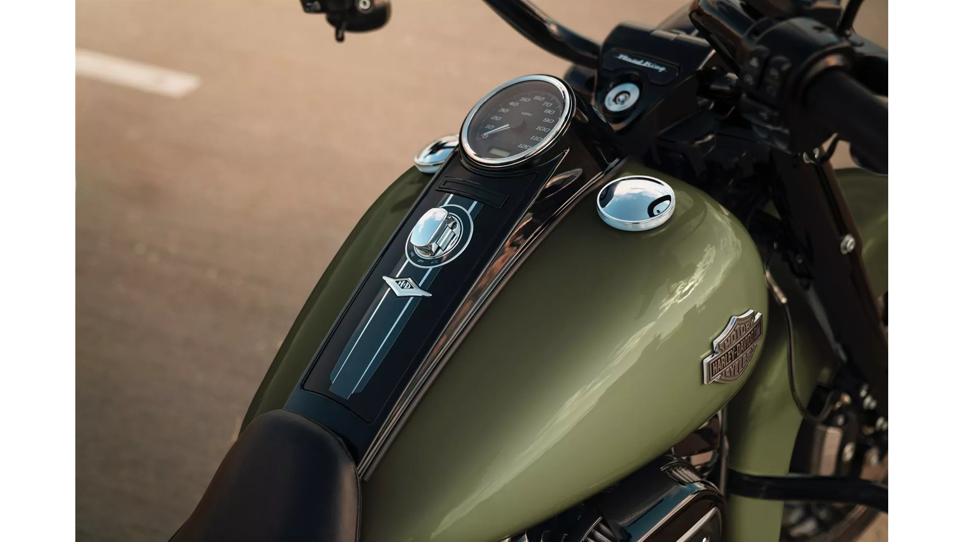 Harley-Davidson Touring Road King Special FLHRXS - Image 12 Harley-Davidson Touring Road King Special FLHRXS - Image 12