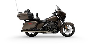 Ducati Scrambler Icon Dark 2020 vs Harley-Davidson CVO Limited FLHTKSE 2021