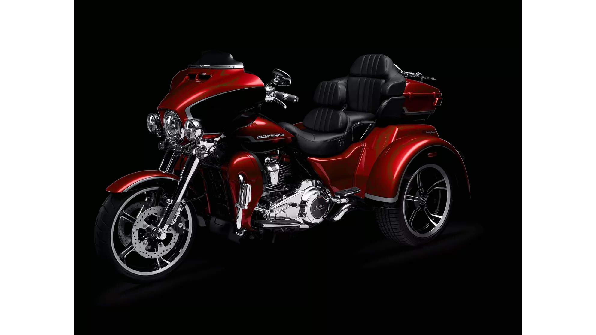 Harley-Davidson CVO Tri Glide FLHTCUTGSE - Image 2 Harley-Davidson CVO Tri Glide FLHTCUTGSE - Image 2