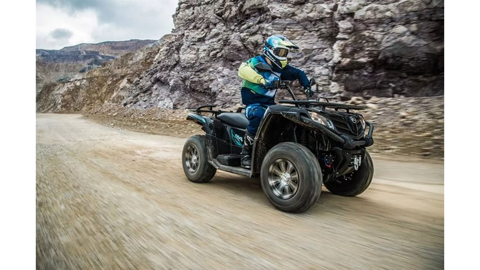 CFMOTO CForce 450 EFI 4x4 L DLX - Image 1 CFMOTO CForce 450 EFI 4x4 L DLX - Image 1
