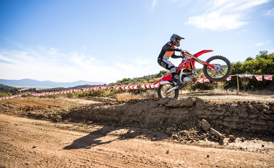 Honda CRF450R Bild 5: Honda CRF450R