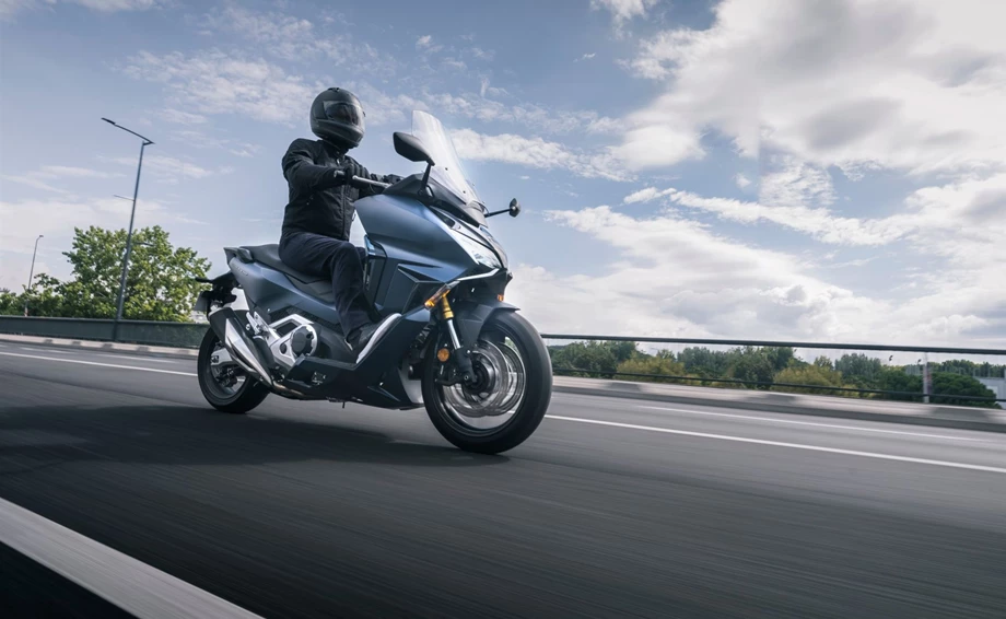 Honda Forza 750 Bild 15: Honda Forza 750