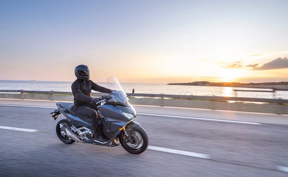 Honda Forza 750 Bild 18: Honda Forza 750