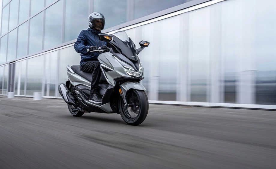 Honda Forza 350 Bild 8: Honda Forza 350