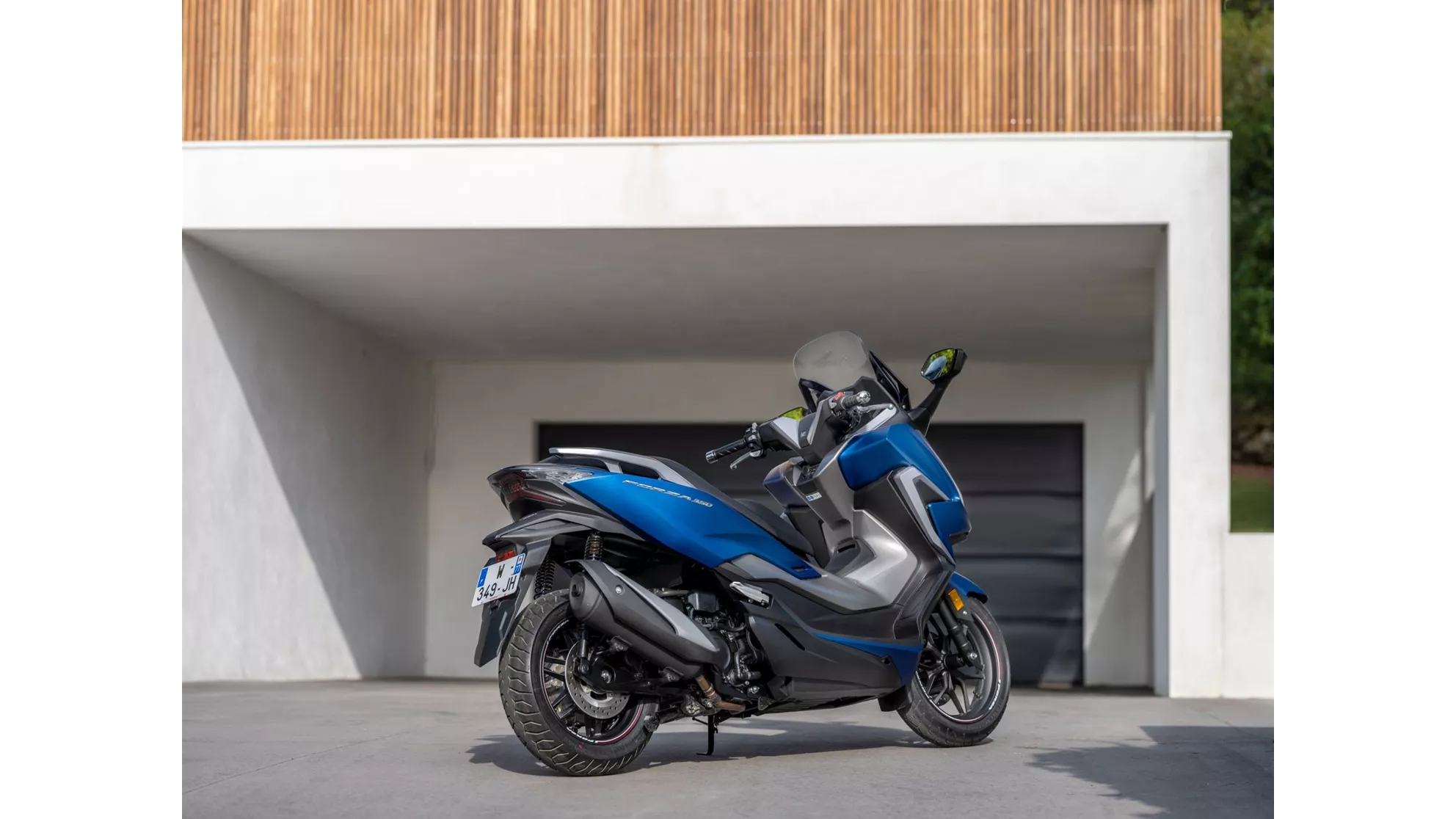 Honda Forza 350 - Image 11 Honda Forza 350 - Image 11