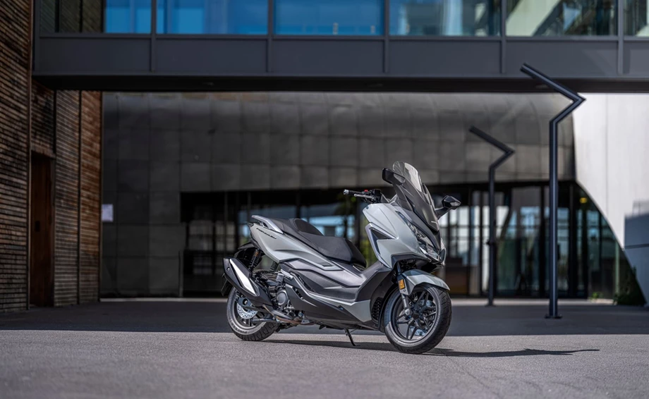 Honda Forza 350 Bild 13: Honda Forza 350