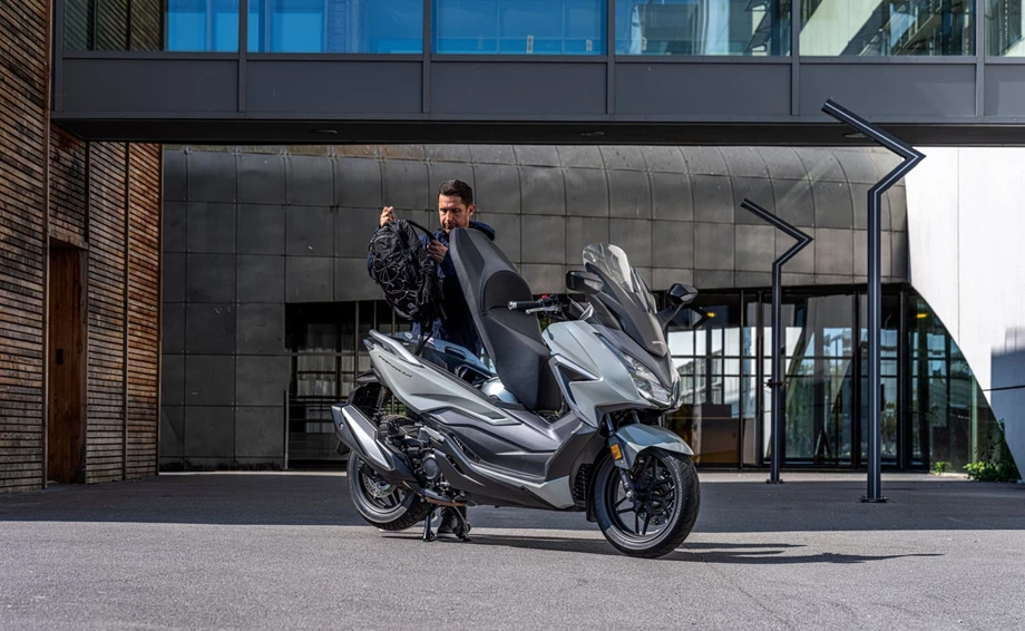 Honda Forza 350 Bild 24: Honda Forza 350