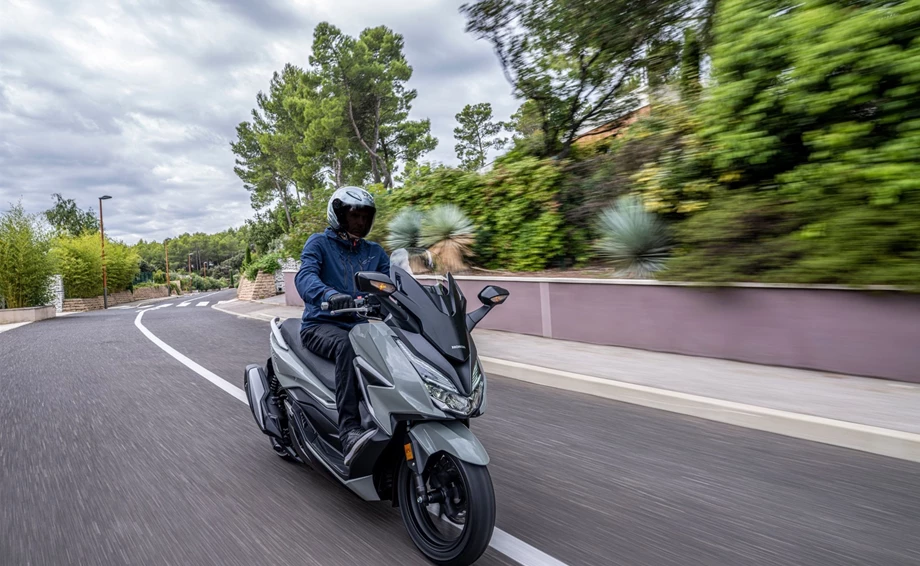 Honda Forza 350 Bild 2: Honda Forza 350