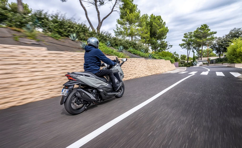 Honda Forza 350 Bild 26: Honda Forza 350