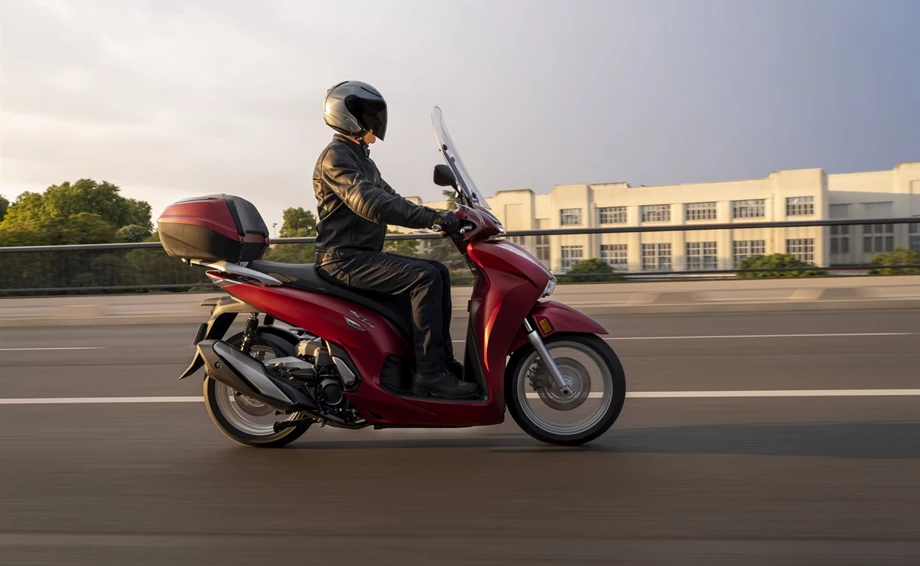 Honda SH350i Bild 6: Honda SH350i