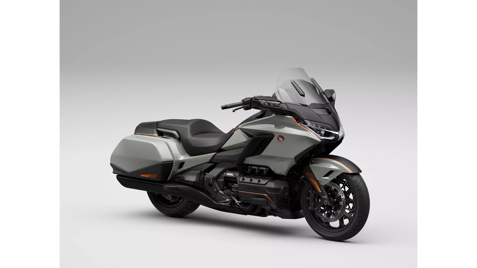 Honda GL 1800 Goldwing - Image 1 Honda GL 1800 Goldwing - Image 1