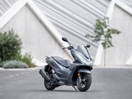 Motorrad Vergleich Yamaha MT 125 2023 Vs Honda PCX 125 2021 Motorrad Vergleich Yamaha MT 125 2023 Vs Honda PCX 125 2021