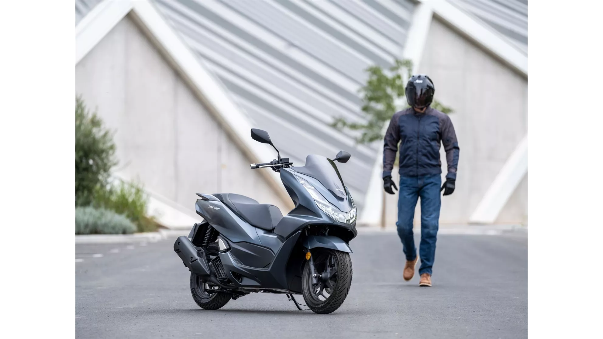 Honda PCX125 - Image 2 Honda PCX125 - Image 2