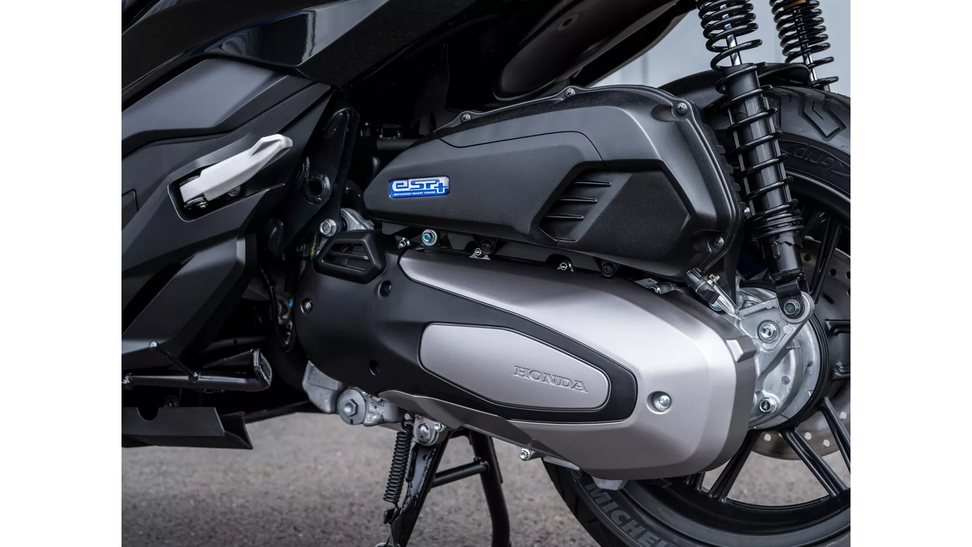 Honda Forza 125 - Image 9 Honda Forza 125 - Image 9