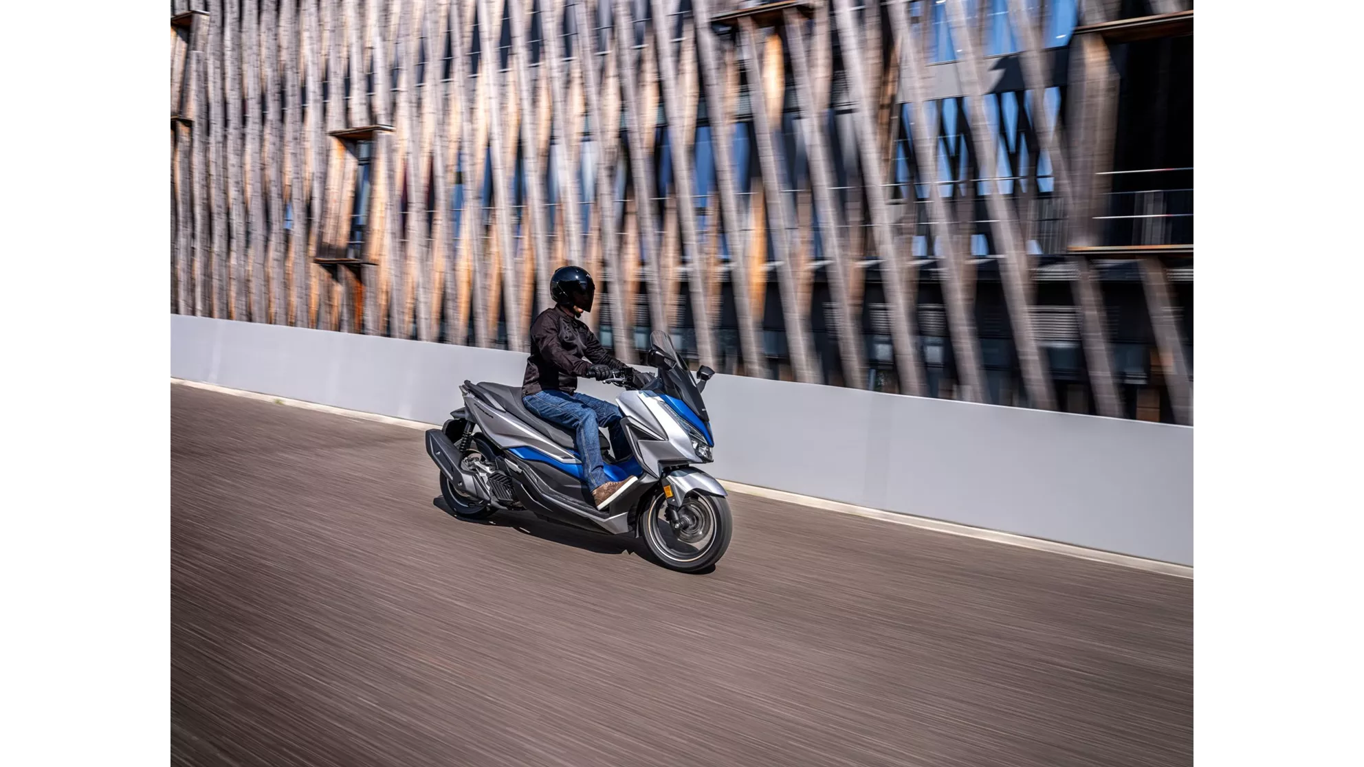 Honda Forza 125 - Image 12 Honda Forza 125 - Image 12
