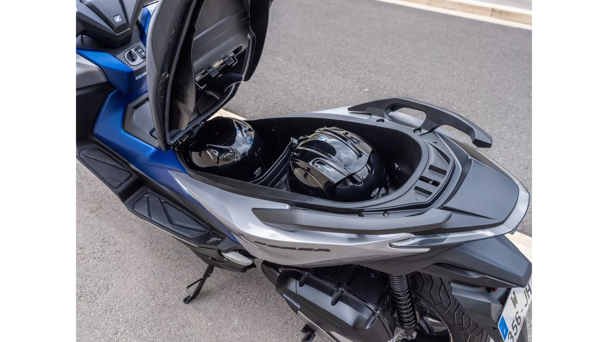 Honda Forza 125 - Image 13 Honda Forza 125 - Image 13