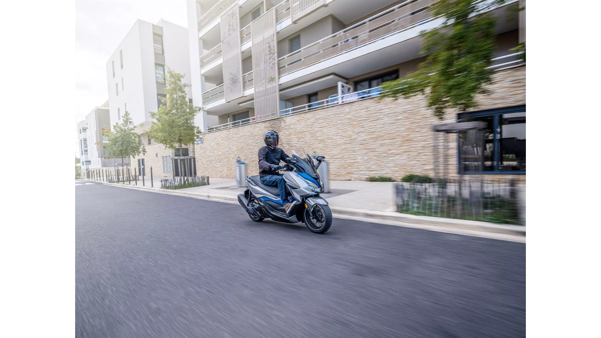 Honda Forza 125 - Image 15 Honda Forza 125 - Image 15