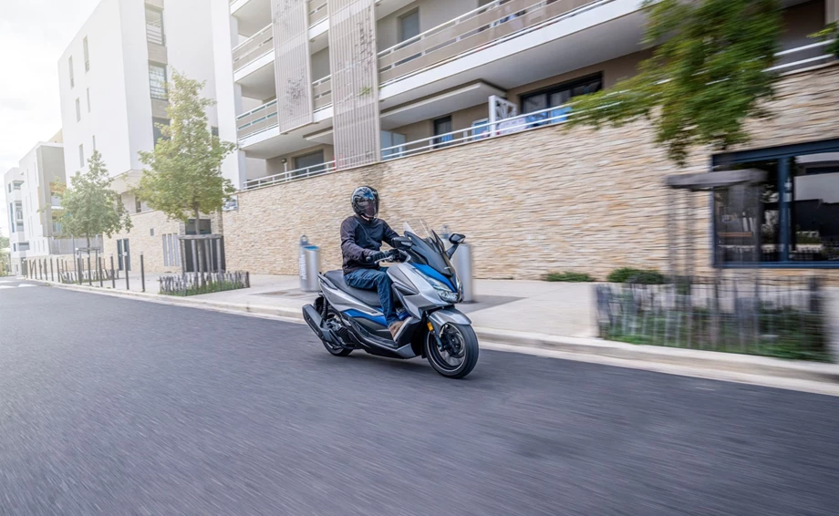 Honda Forza 125 Bild 17: Honda Forza 125