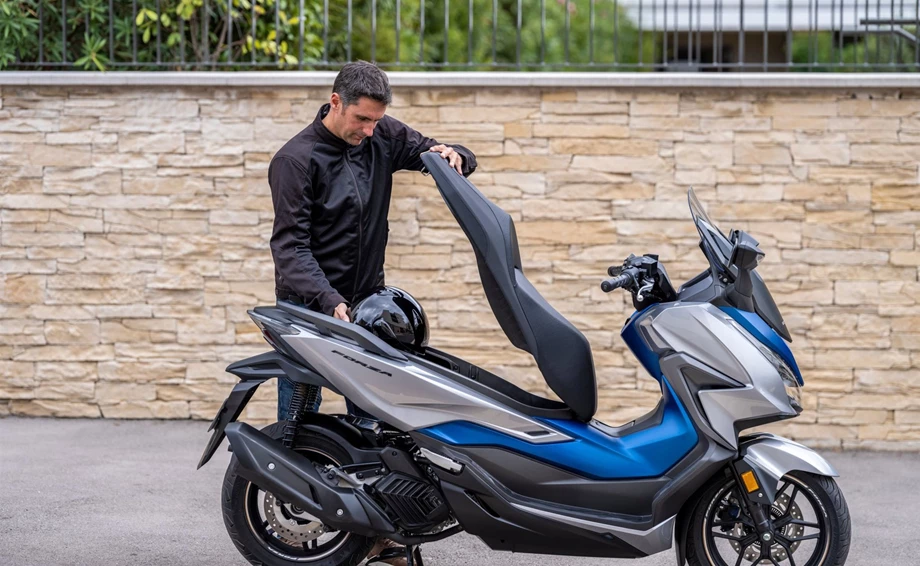 Honda Forza 125 Bild 18: Honda Forza 125