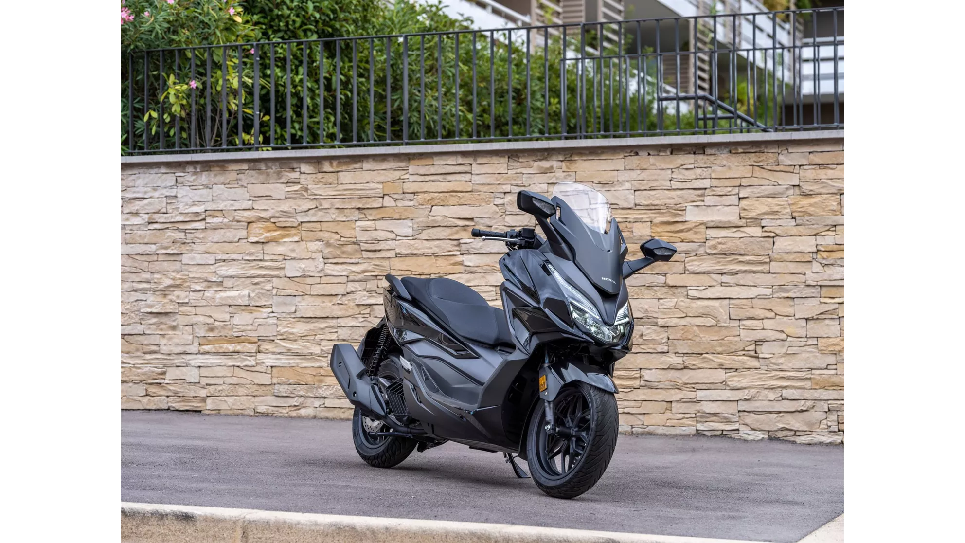Honda Forza 125 - Image 18 Honda Forza 125 - Image 18
