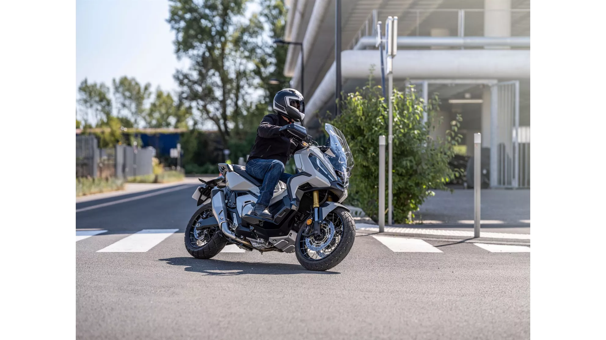 Honda X-ADV - Image 3 Honda X-ADV - Image 3