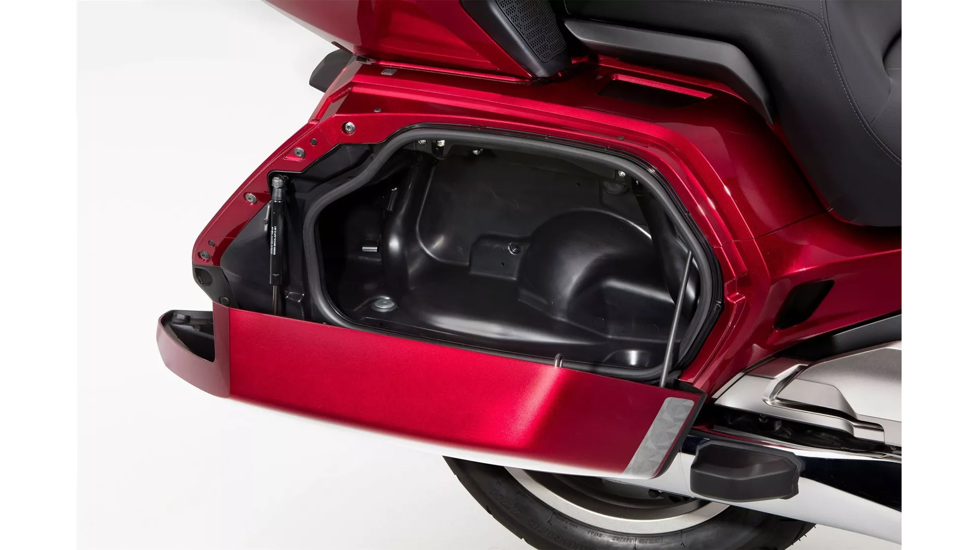 Honda GL 1800 Goldwing Tour - Image 17 Honda GL 1800 Goldwing Tour - Image 17