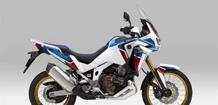 Honda CRF1100L Africa Twin Adventure Sports 2021 vs Triumph Speed Twin 1200 2020 Honda CRF1100L Africa Twin Adventure Sports 2021 vs Triumph Speed Twin 1200 2020