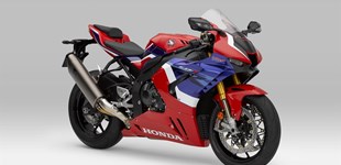 Ducati Panigale V4 2018 vs Honda CBR1000RR-R Fireblade SP 2021