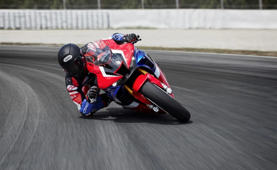 Honda CBR1000RR-R Fireblade SP Bild 2: Honda CBR1000RR-R Fireblade SP